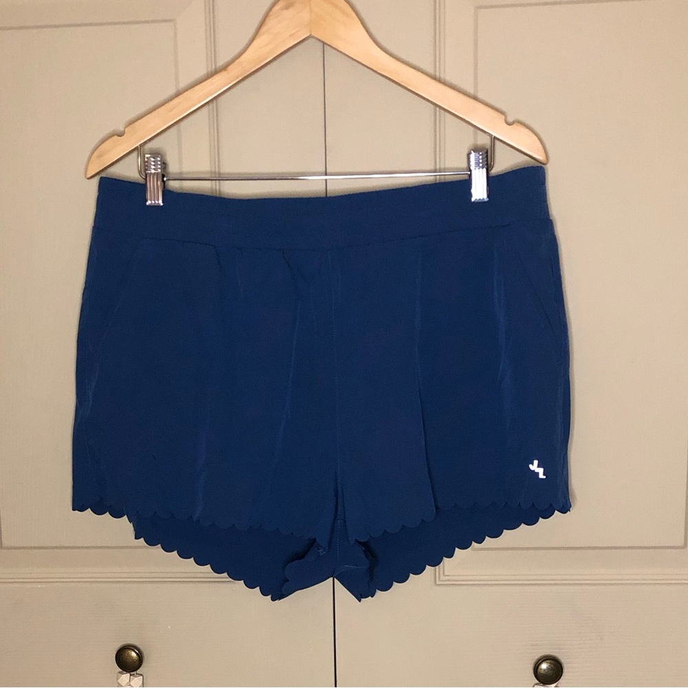 NWOT joylab scalloped blue women’s shorts size extra large